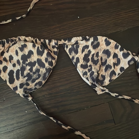 A leopard print sheen bathing suit top size small. - Picture 2 of 3
